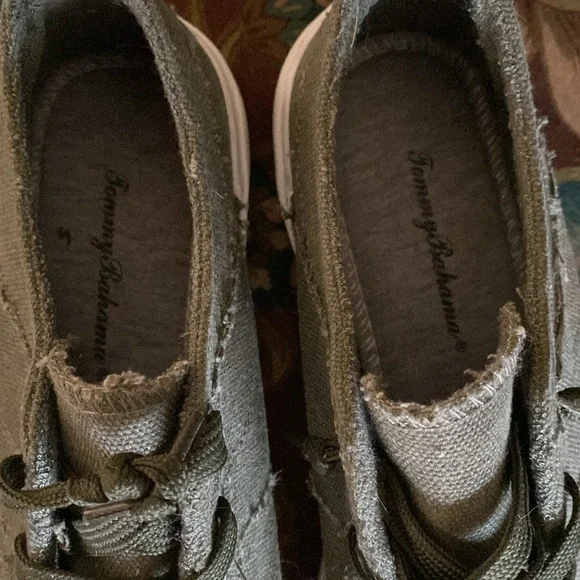 Tommy Bahama Distressed Sneakers - Picture 12 of 16